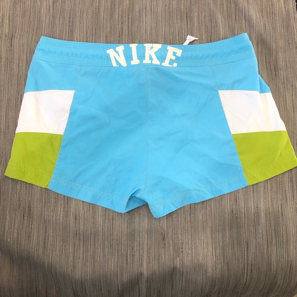 Nike swim short cover up 1 3/4” inseam. Size large 12–14